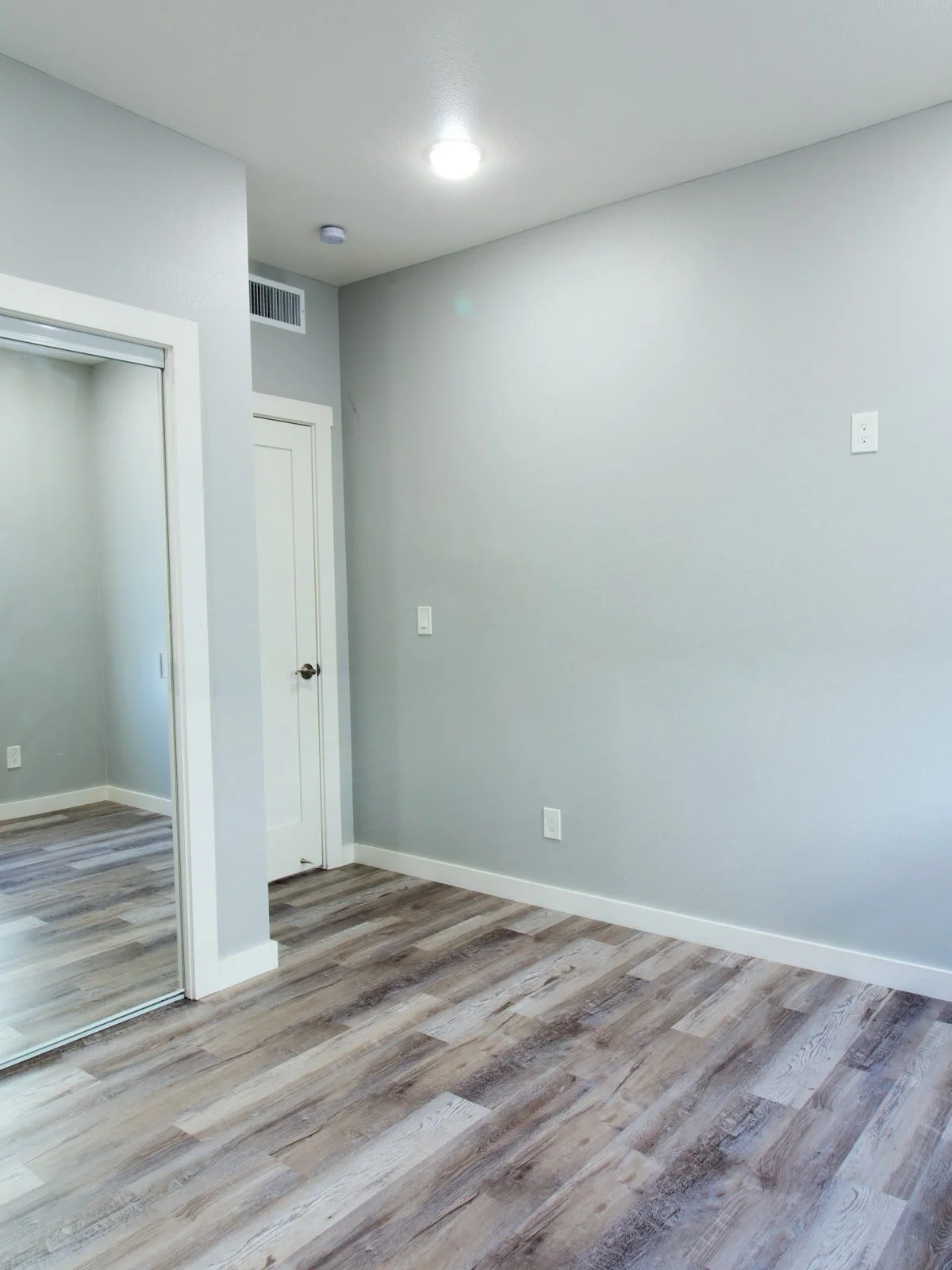 North Oakland Rooms Made Easy | Modern Living Near Telegraph Ave & 60th St - Bedroom 2