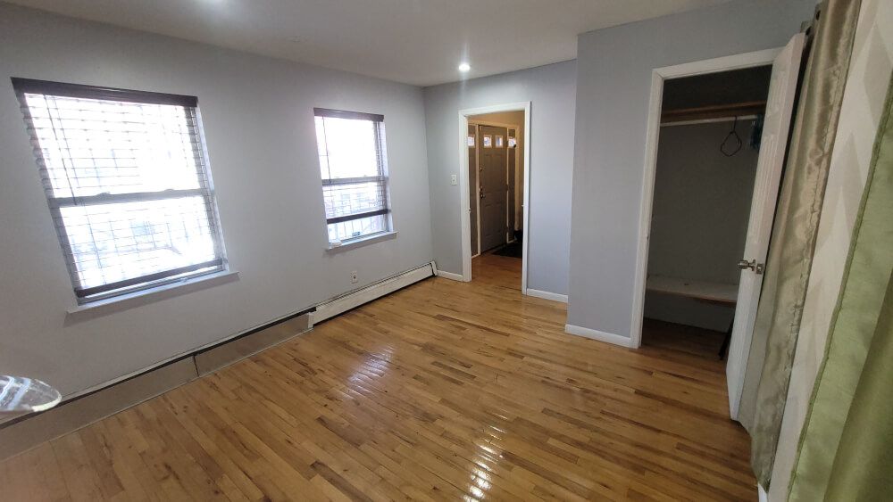 Large Room in Bedstuy with Amazing Natural Light. Steps away from the Park!