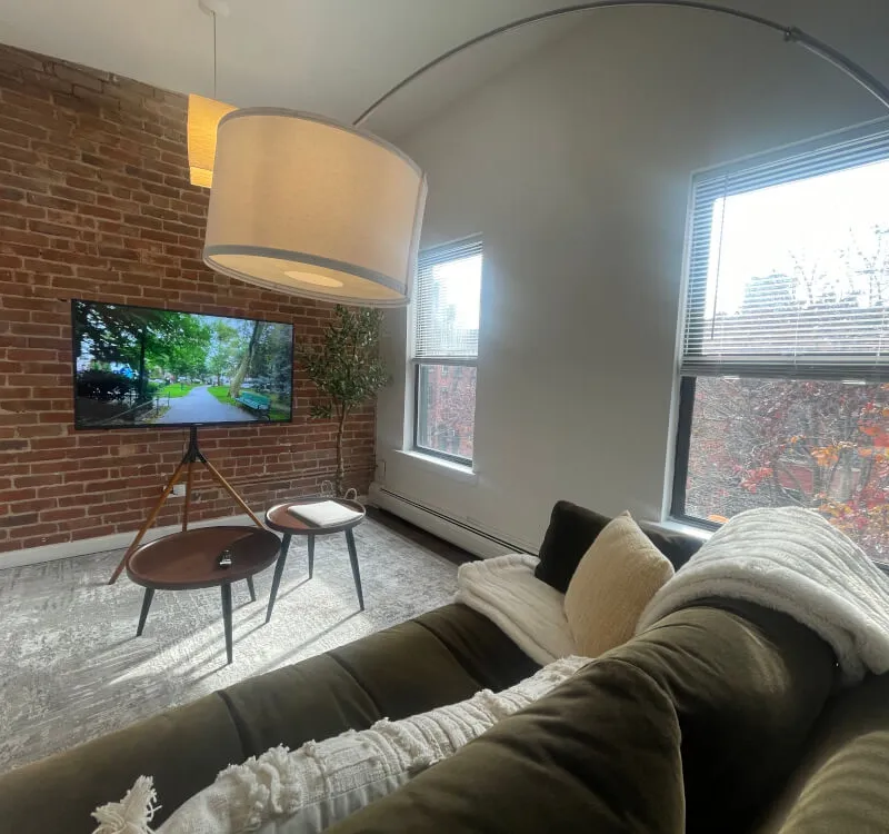 VAN VORST HOUSE | 1BR Top Floor Brownstone Apt Mins to NYC