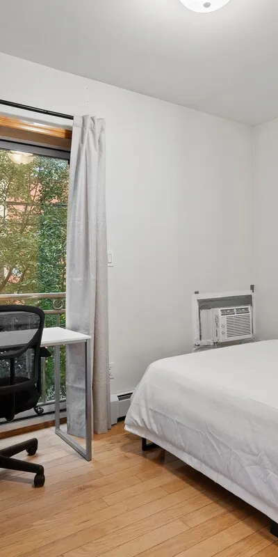 Spacious room in Astoria!