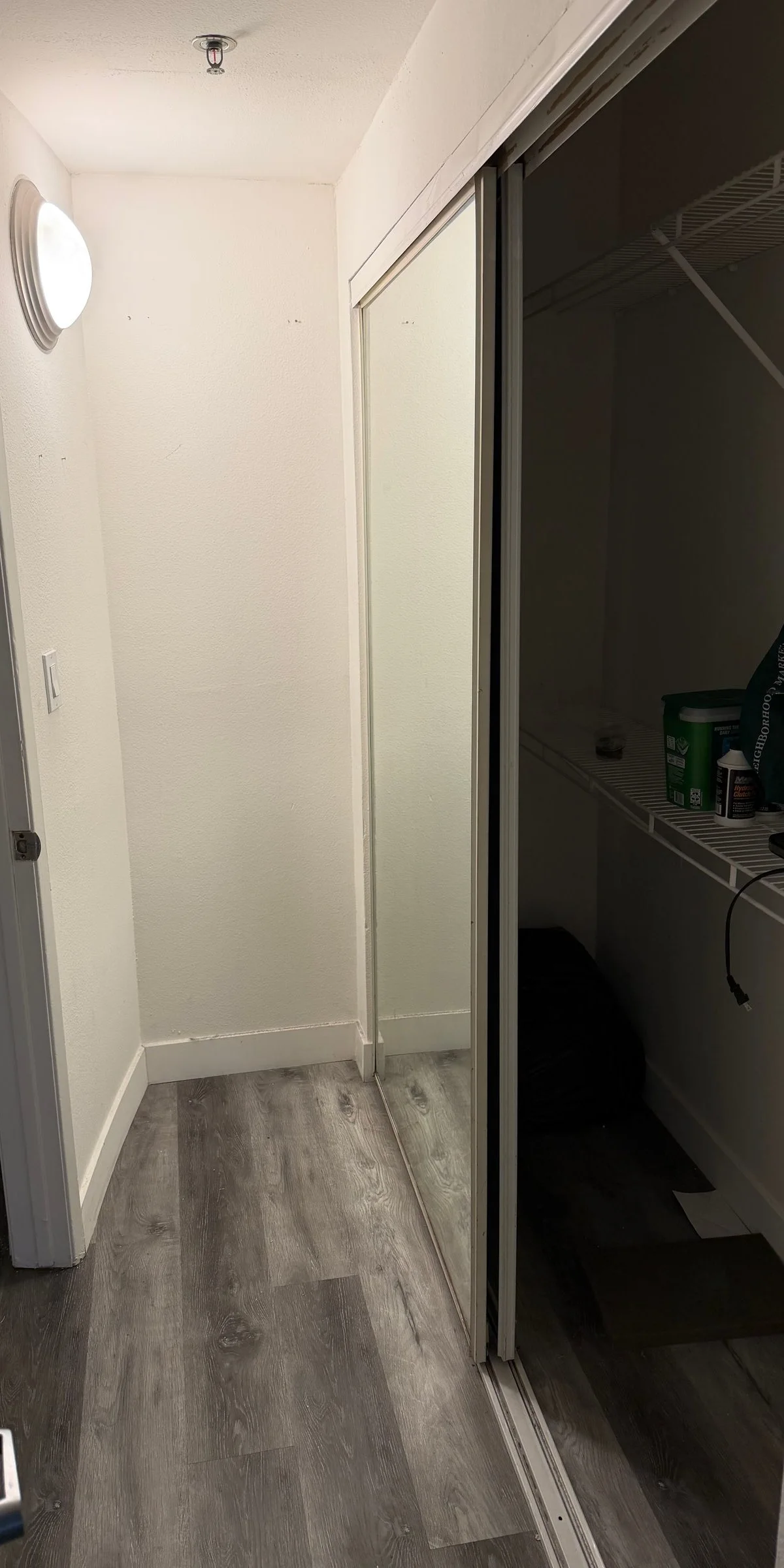 Private Room - Two Floor Apartment - Studio City, CA