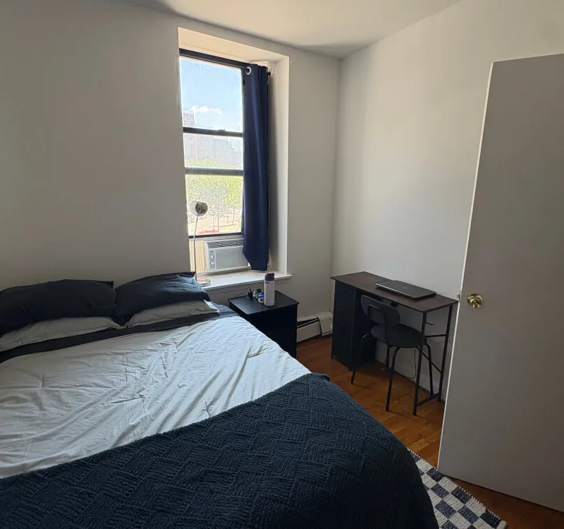 Cozy room in Lower Harlem!