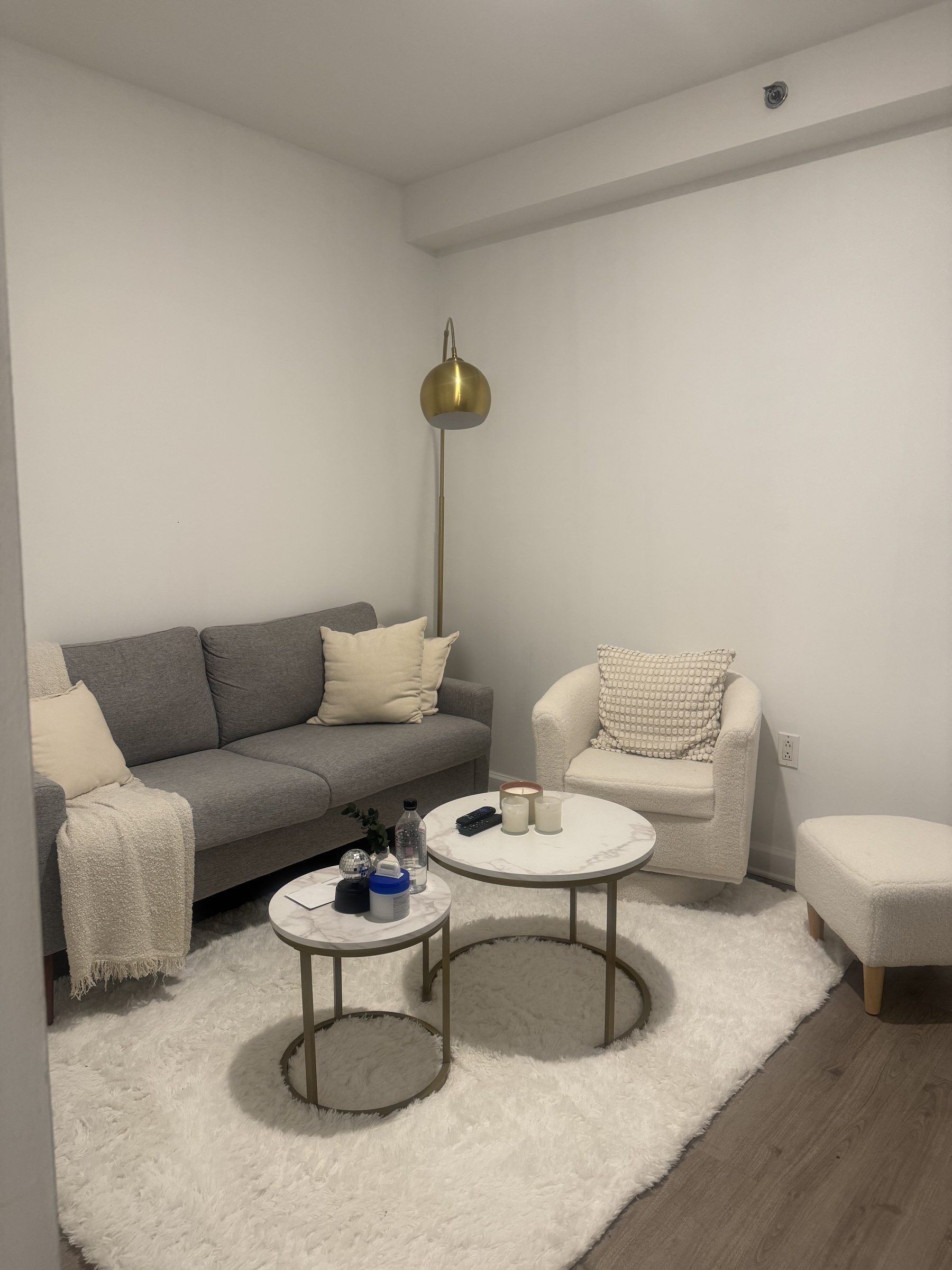 Fully Furnished Master Bedroom | Midtown Manhattan