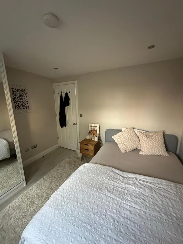 Bright Private Room in Tottenham Hale House