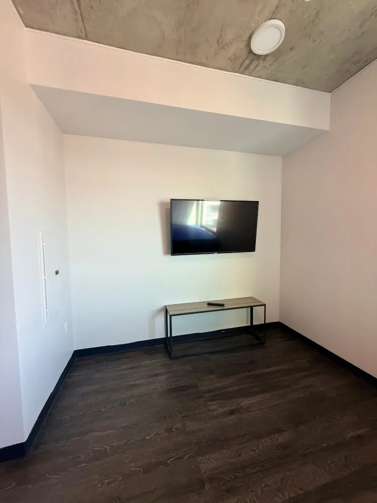High-Floor Studio (11th Fl) near ASU Tempe Campus | Sunny South-East Facing | Resort Amenities
