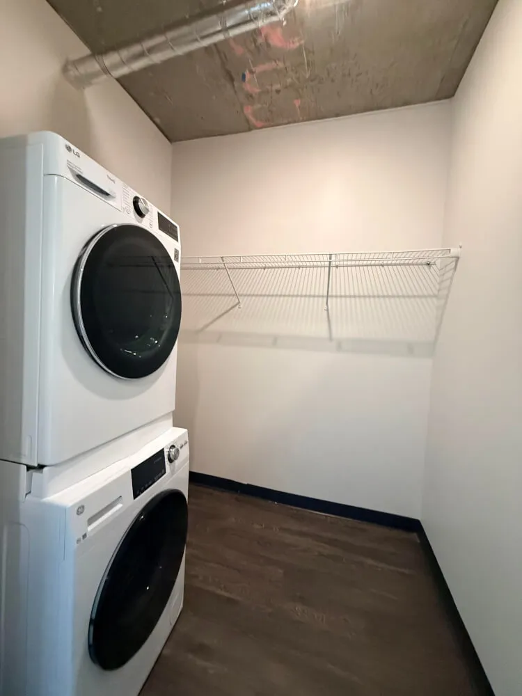 High-Floor Studio (11th Fl) near ASU Tempe Campus | Sunny South-East Facing | Resort Amenities