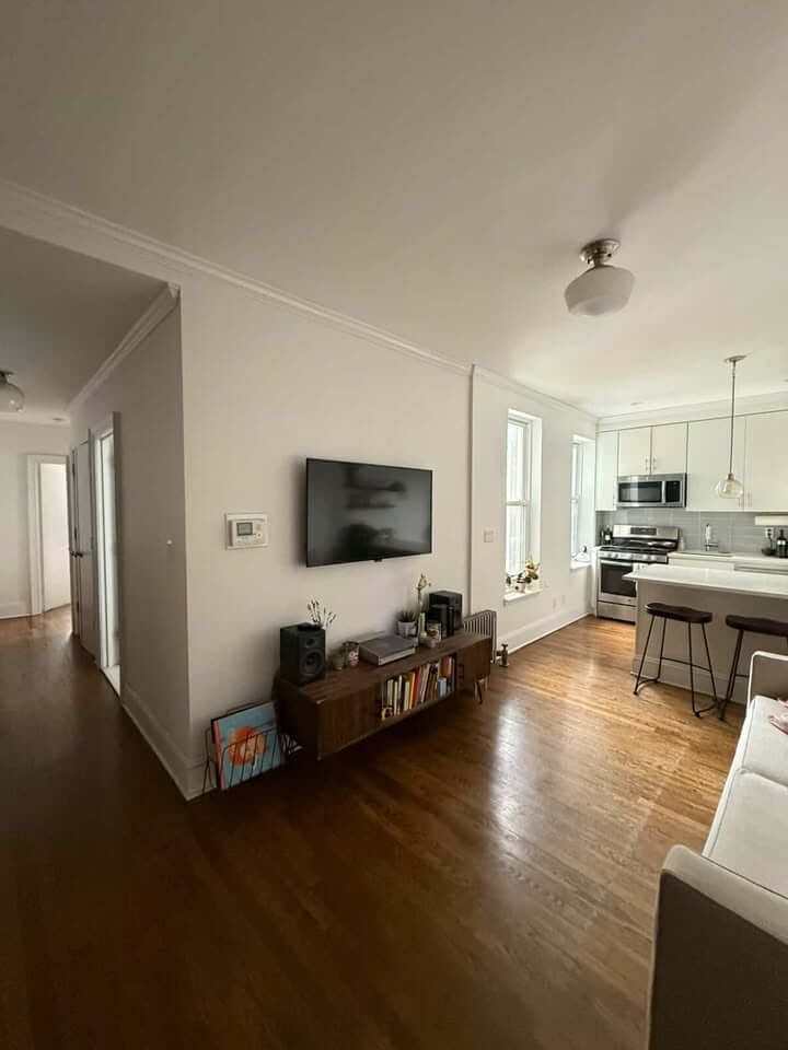 Room lease take over in Williamsburg