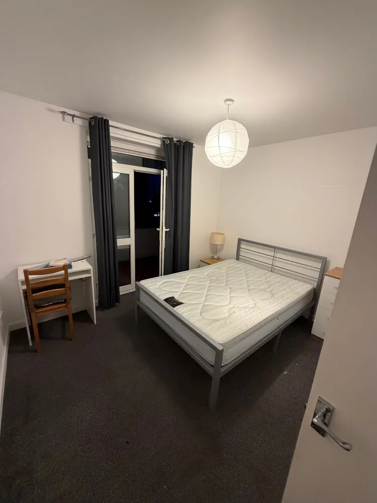 Spacious room near London Eye