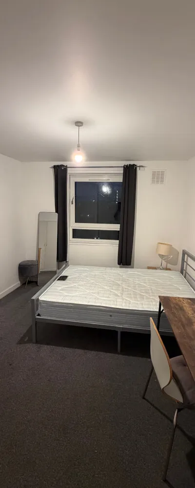 Spacious room near London Eye