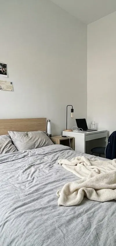 Furnished private room in a Hell's Kitchen apartment