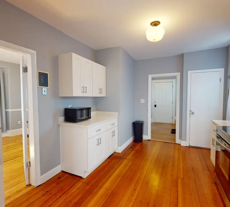 Private room in Oak Square