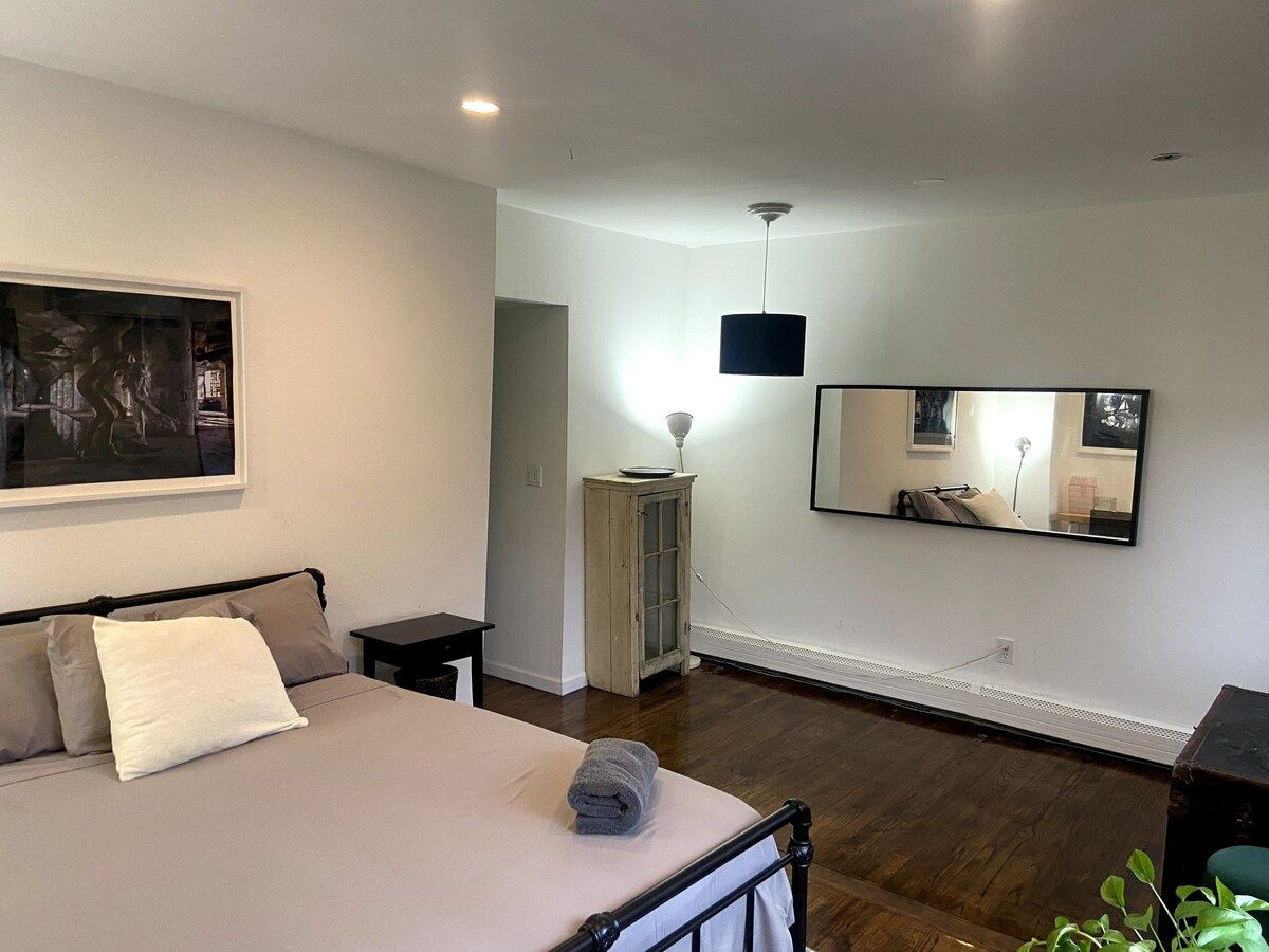 Large Sunny Room In Prime N Williamsburg!