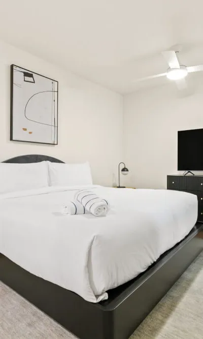 2 Bedroom Executive Suite w/ Balcony