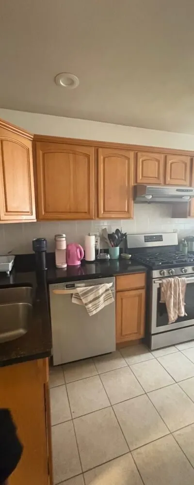 Spacious Apartment with Multiple Vacant Spots