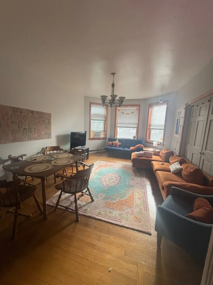 Spacious Apartment with Multiple Vacant Spots