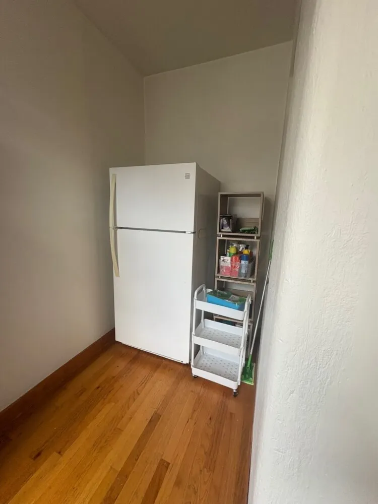Spacious Apartment with Multiple Vacant Spots