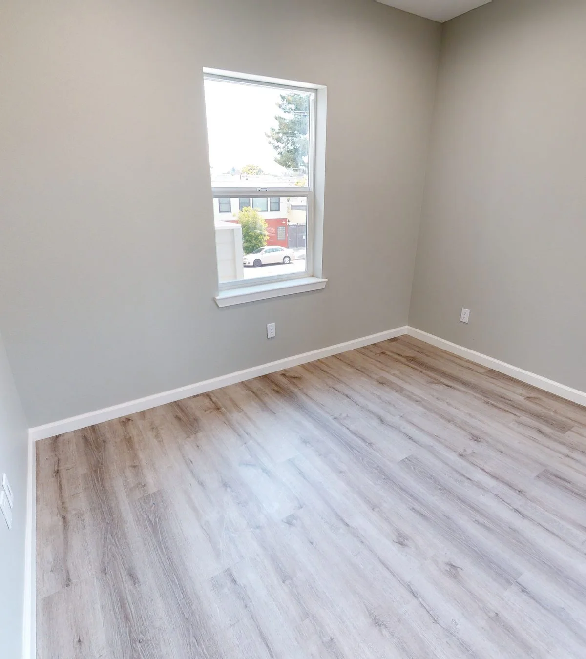 Exciting news — your ideal room in North Oakland is officially available! - Bedroom 3