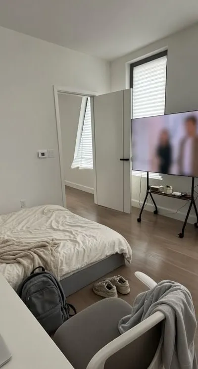 Modern Master Suite with Manhattan Views at Singh Tower (JSQ) | Dec–Jan Sublet | Private Bath & Free Gym/Sauna
