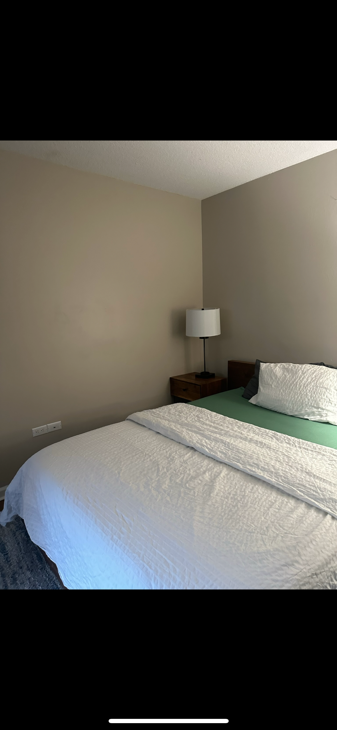Upper West Side Studio / 89th and Amsterdam