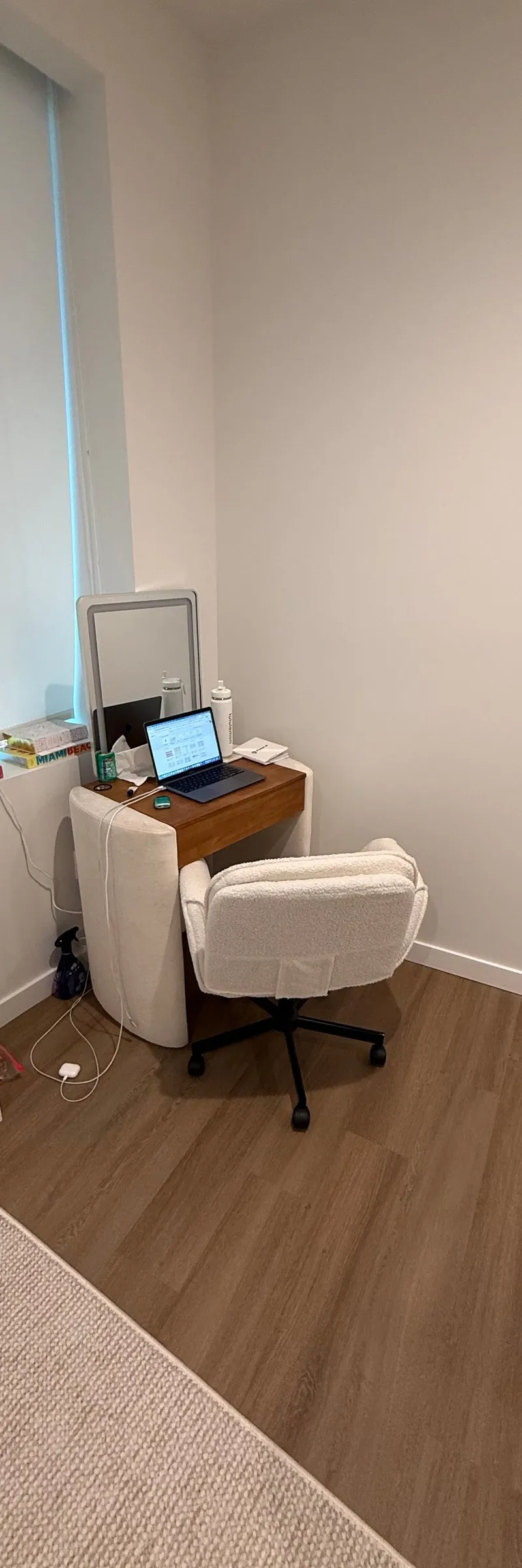 Furnished private room in a 2-bedroom modern new fidi apartment