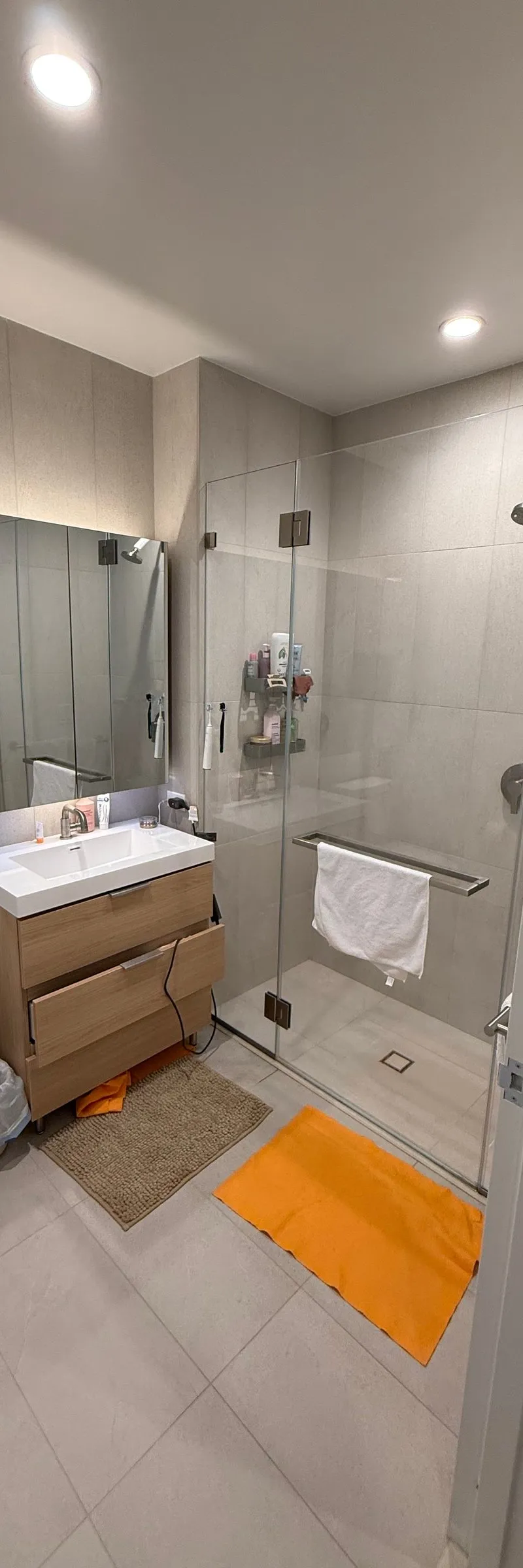Furnished private room in a 2-bedroom modern new fidi apartment