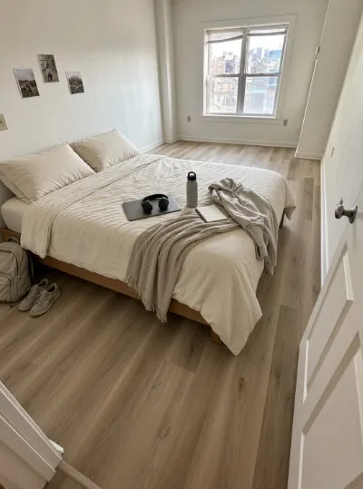 Willowtree Near UMich | Standard Bedroom in 2B1B | Lakefront Top Floor
