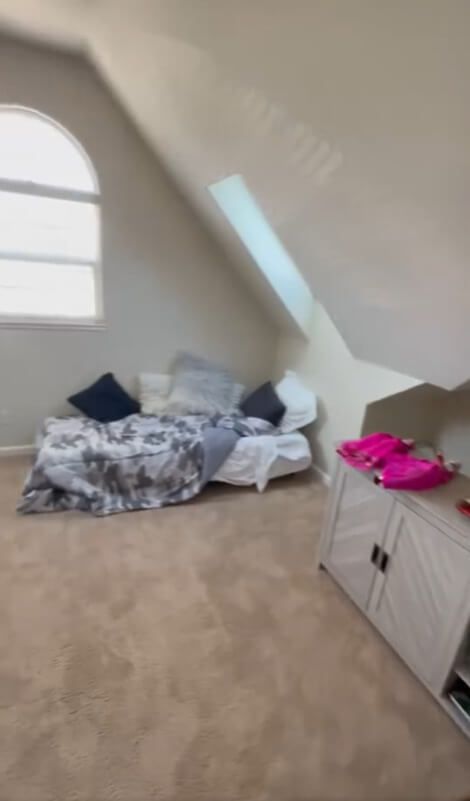 Private Room in 4B / 2.5B House