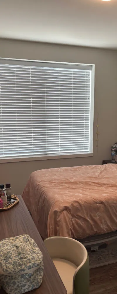 Cozy spacious bedroom in a two bedroom apartment in the Edgewater Neighborhood