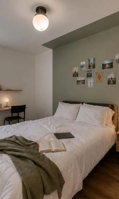 Private bedroom in Williamsburg