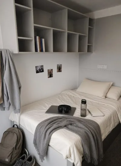 Silver Studio at Stewart House, Glasgow | Near the University of Glasgow