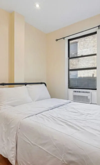Bright Private Room in Manhattan