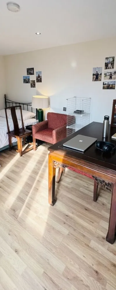 Ground-Floor Studio Near Cambridge Railway Station | Private Washer & Patio Access | All Bills Included