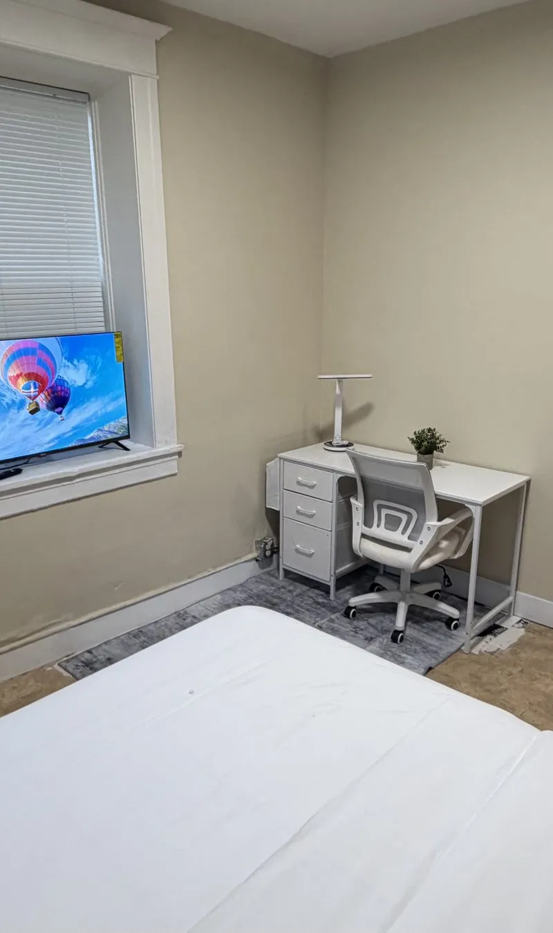 Affordable Private Room for Rent in Downtown Seattle – Convenient Location Near Everything