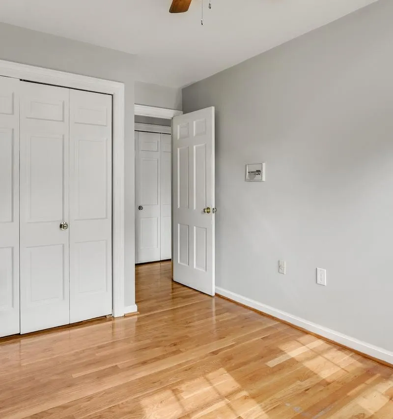 Private room in Southwest Waterfront