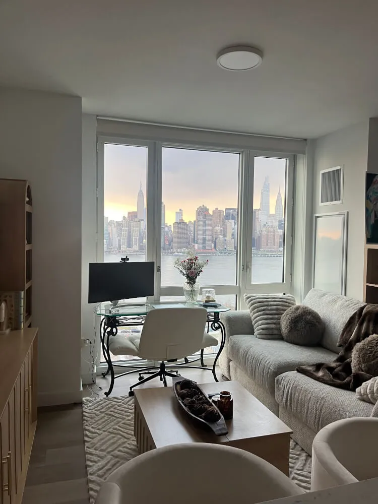 Modern Hunter’s Point Studio with Amazing Sunset Views