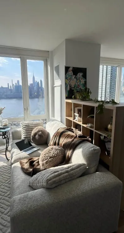 Modern Hunter’s Point Studio with Amazing Sunset Views
