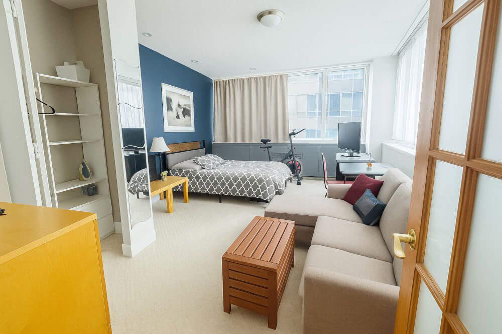 Large room in 3 bed share with lots of light!