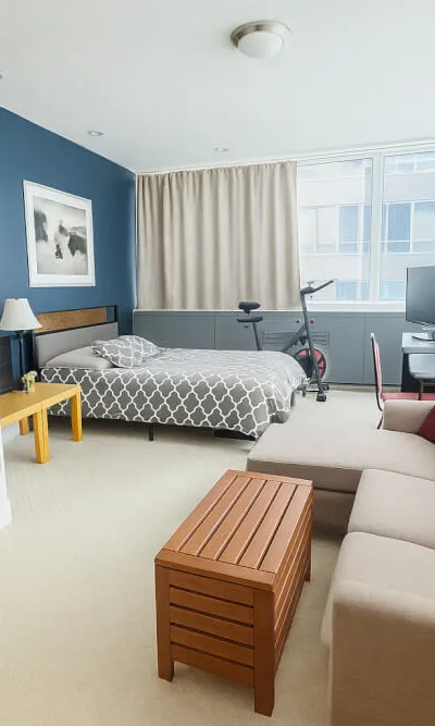 Large room in 3 bed share with lots of light!