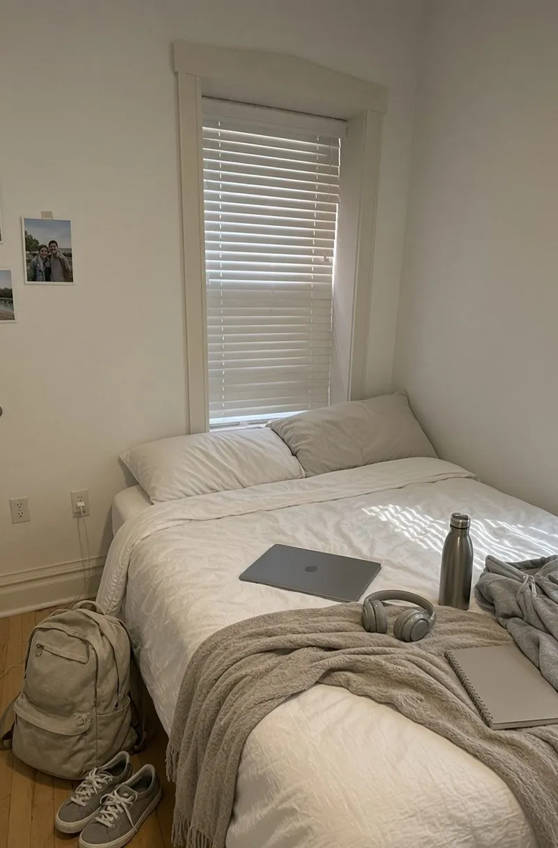 Furnished Bed Space at The Hub Minneapolis | Near UMN | Gym, Pool & In-Unit Laundry