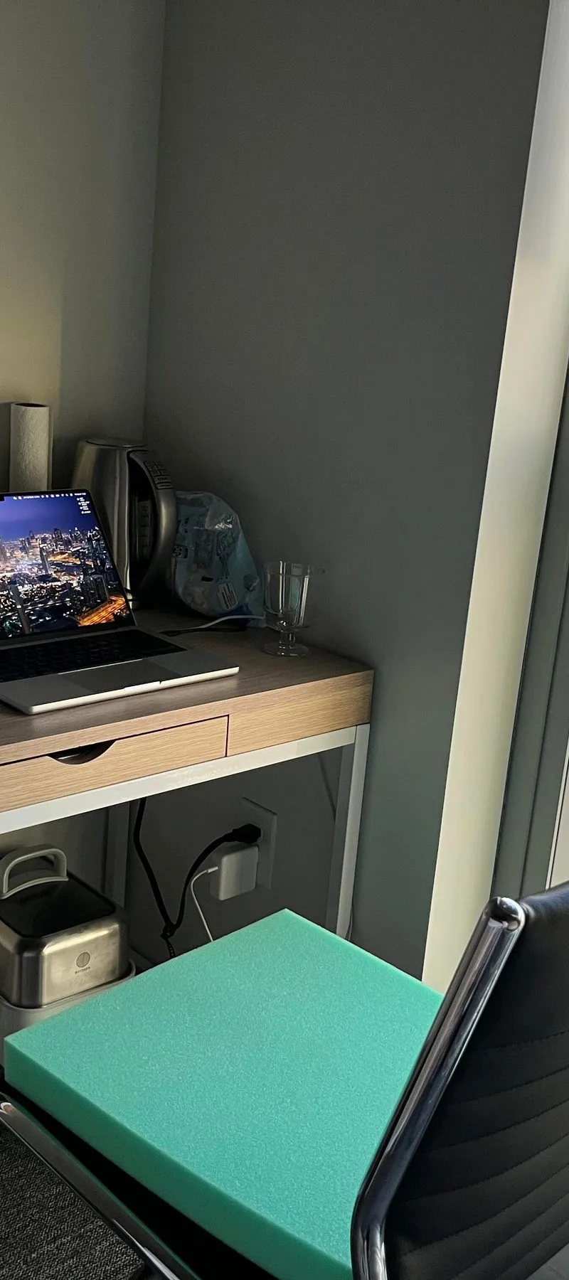 Furnished Bed Space at The Hub Minneapolis | Near UMN | Gym, Pool & In-Unit Laundry