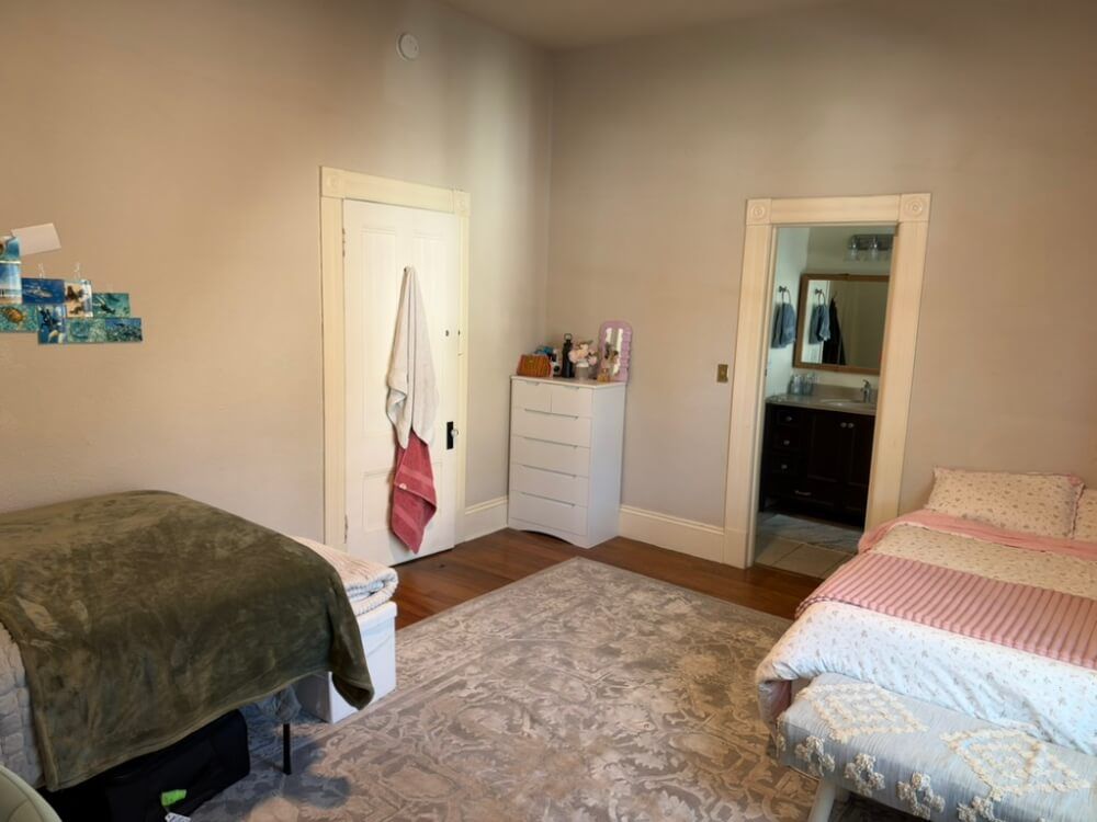 Spacious 2-Bed Room | Steps from Santa Clara University