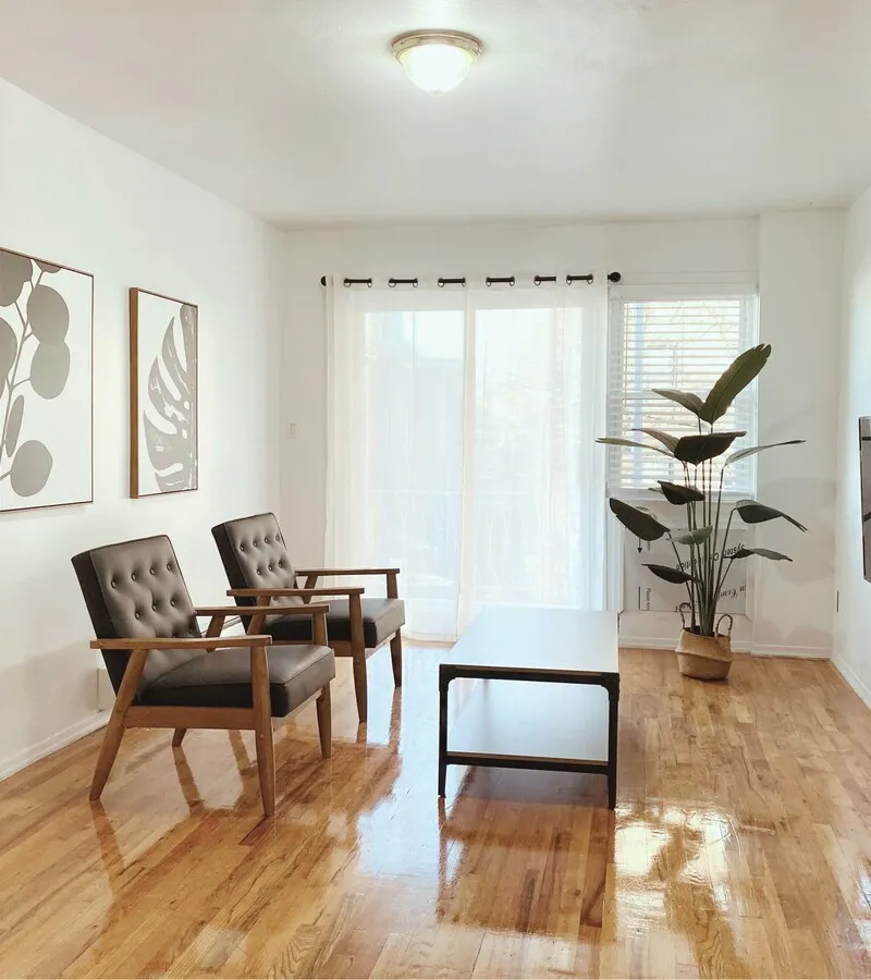 Private Room in a modern apartment in Queens!