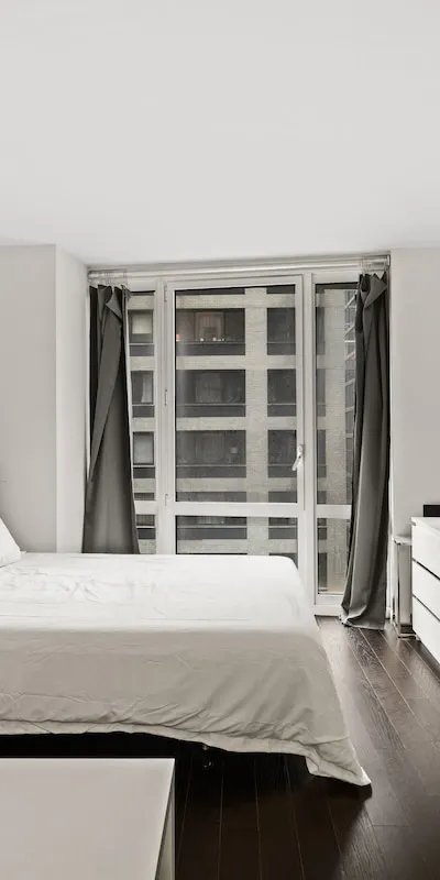 Studio in Midtown East with Gym, Lounge & Rooftop