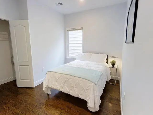 Private Room in 5BR Jersey City Apartment - LEASE TAKEOVER