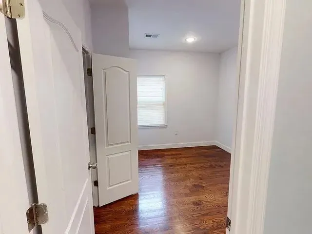 Private Room in 5BR Jersey City Apartment - LEASE TAKEOVER