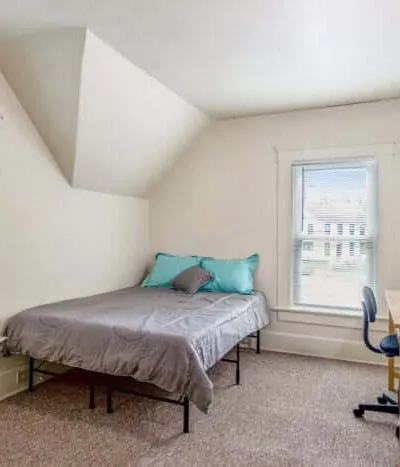 Freshly Furnished Room On Campus!