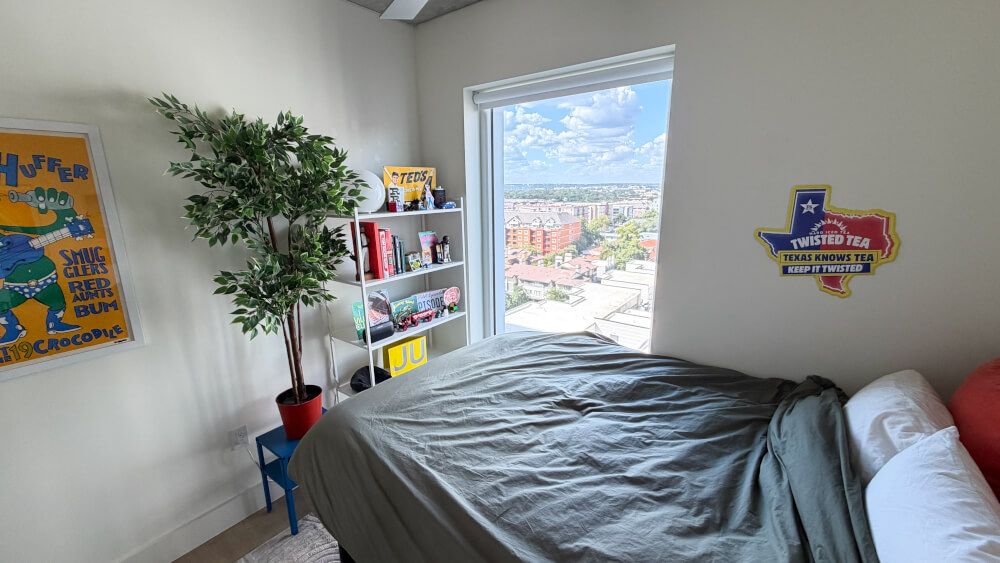 SPRING 2027 RELET — Private Bedroom/Bathroom in 5x5 Luxury Apartment at Villas on 24th