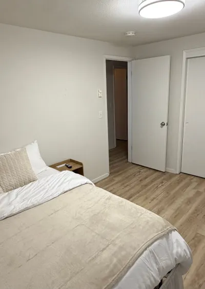 Cozy Private Room Near Discovery Park & Downtown