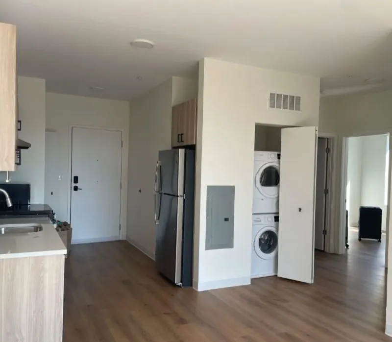 Evanston Tapestry Station 2B2B Apartment Sublet Near Northwestern