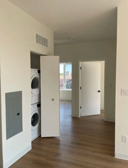 Evanston Tapestry Station 2B2B Apartment Sublet Near Northwestern